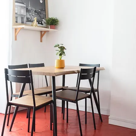 2 Pieces Paris Apartment *